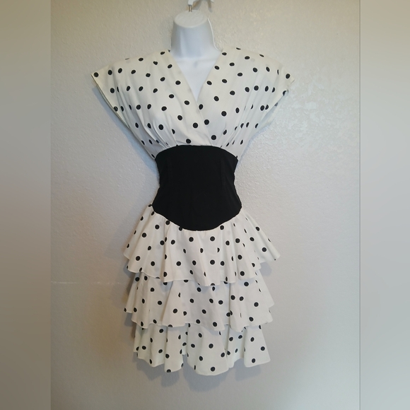 Dresses & Skirts - Vintage White & Black Polka Dot Ruffle Dress Size Small Unique Party 80s 90s